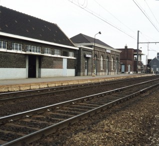 Schellebelle - SNCB K04043-002.jpg